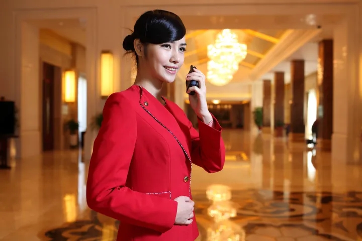 業(yè)余無(wú)線(xiàn)電呼號(hào)牌可以?huà)燔?chē)牌下方嗎？